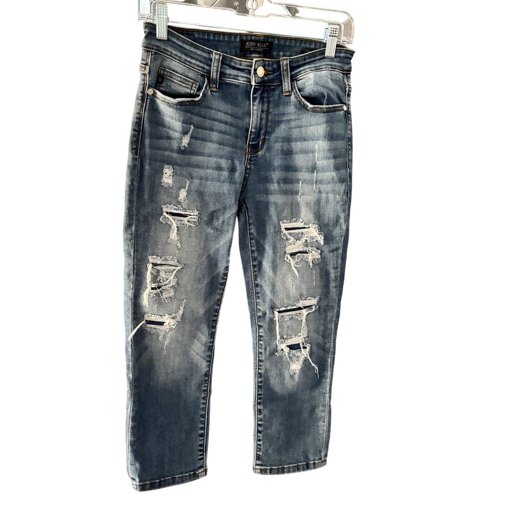 Judy Blue Capri Fit Distressed Jeans Womens 5/27 Mid Rise Stretch Denim